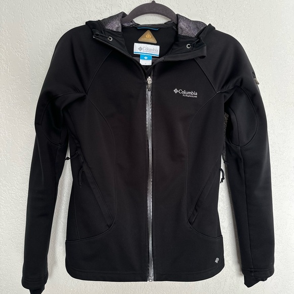 Columbia Women’s Black Softshell Omni-Heat Hooded Jacket - Picture 1 of 10